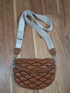 Woven Quilted Crossbody Bag - Brown